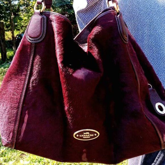 Coach Edie Large Shoulder Bag In Haircalf Italian Wine/Gold - Picture 1 of 8